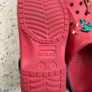 Crocs red men 6 woman 8